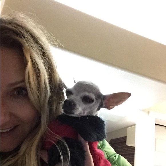 Meet your Posher, Nicole - Picture 1 of 1